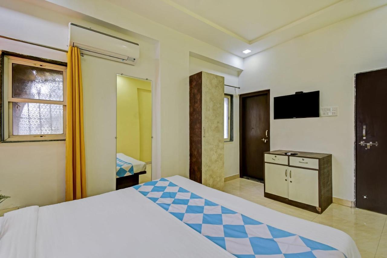 Vaccinated Staff - OYO Home 78047 Alluring Stay Pimpri Pimpri-Chinchwad Exterior foto